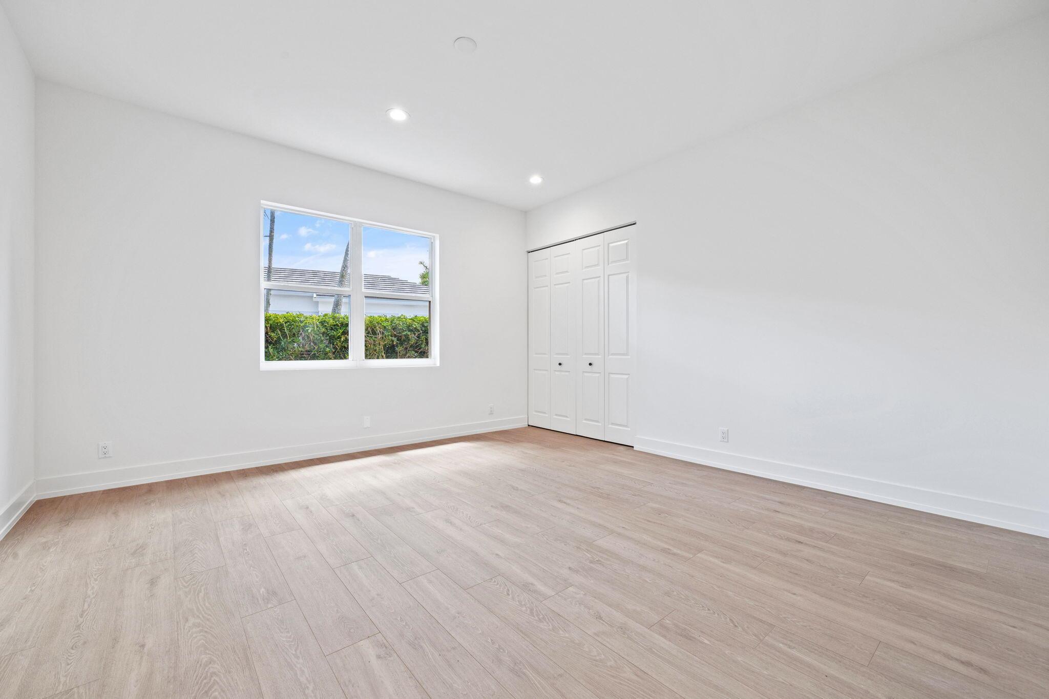 GOLF VILLAGE AT ADMIRALS - Residential