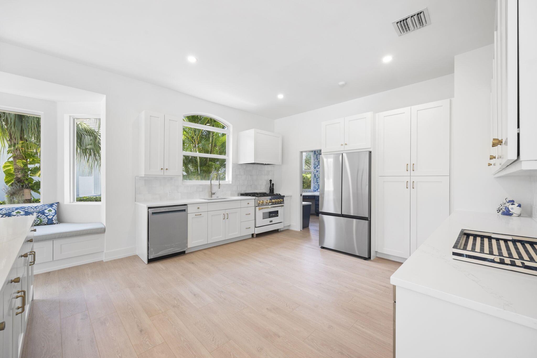 GOLF VILLAGE AT ADMIRALS - Residential