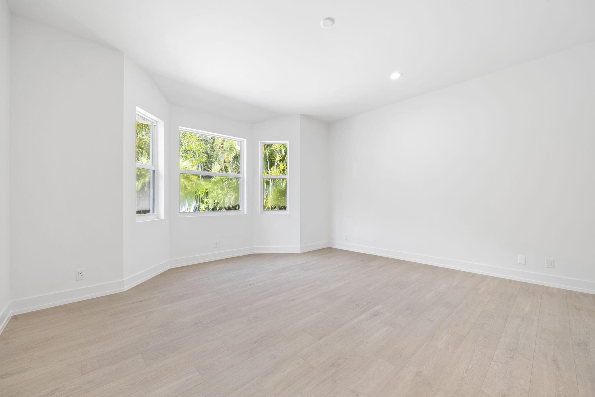 GOLF VILLAGE AT ADMIRALS - Residential