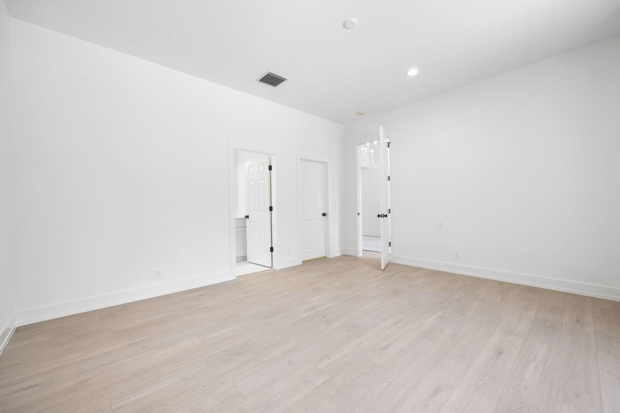 GOLF VILLAGE AT ADMIRALS - Residential