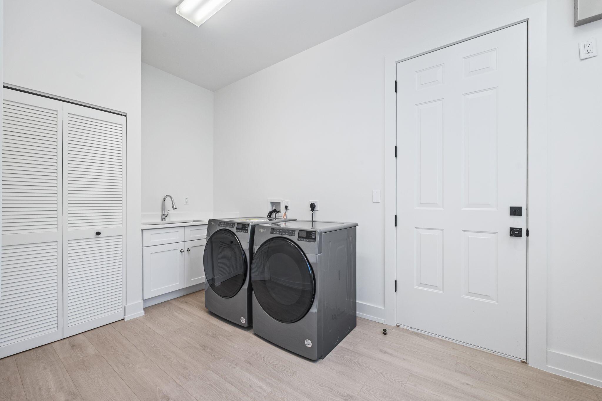 GOLF VILLAGE AT ADMIRALS - Residential