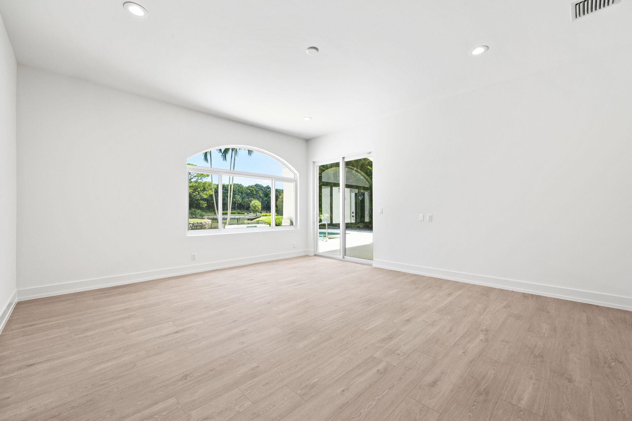 GOLF VILLAGE AT ADMIRALS - Residential