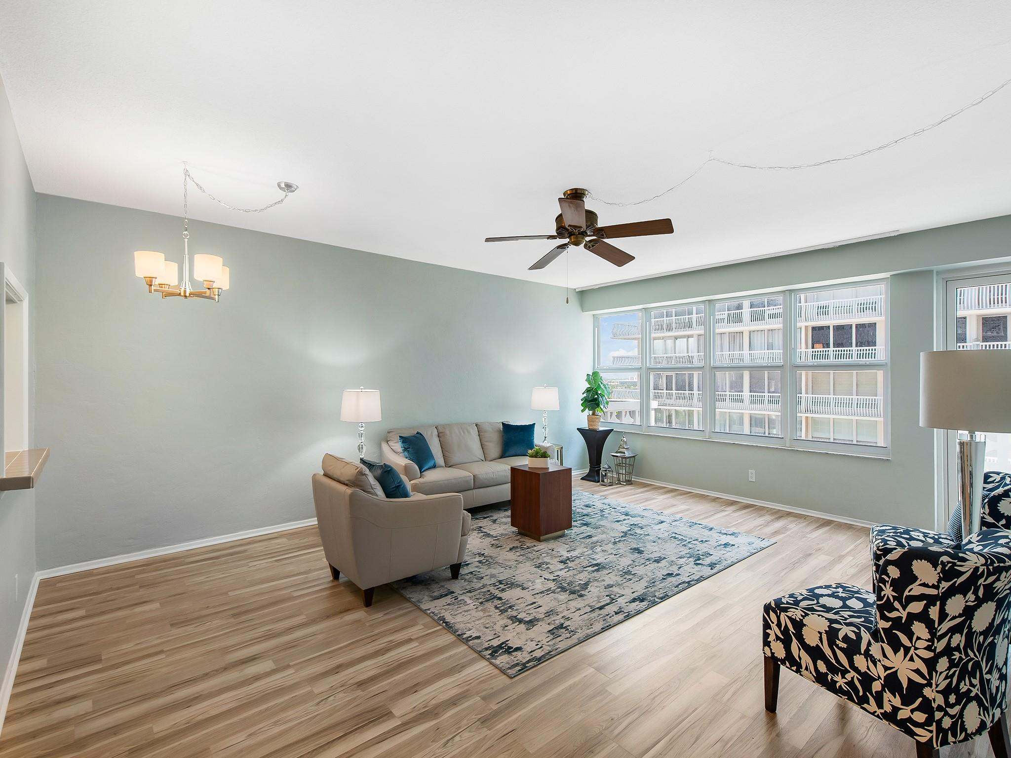 OCEAN SUMMIT - Residential