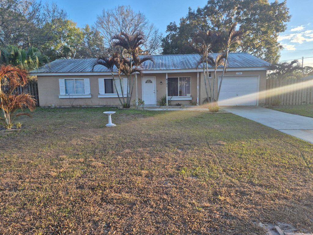 Photo of 731 24th Street SW, Vero Beach, FL 32962 (MLS # R11161898)