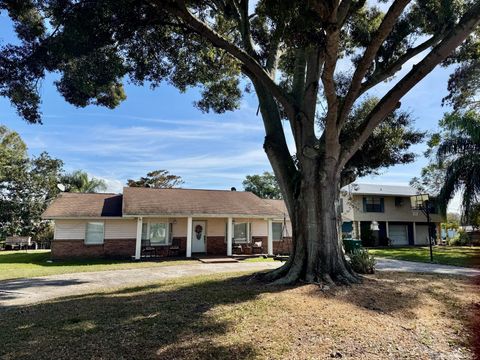 A home in Okeechobee