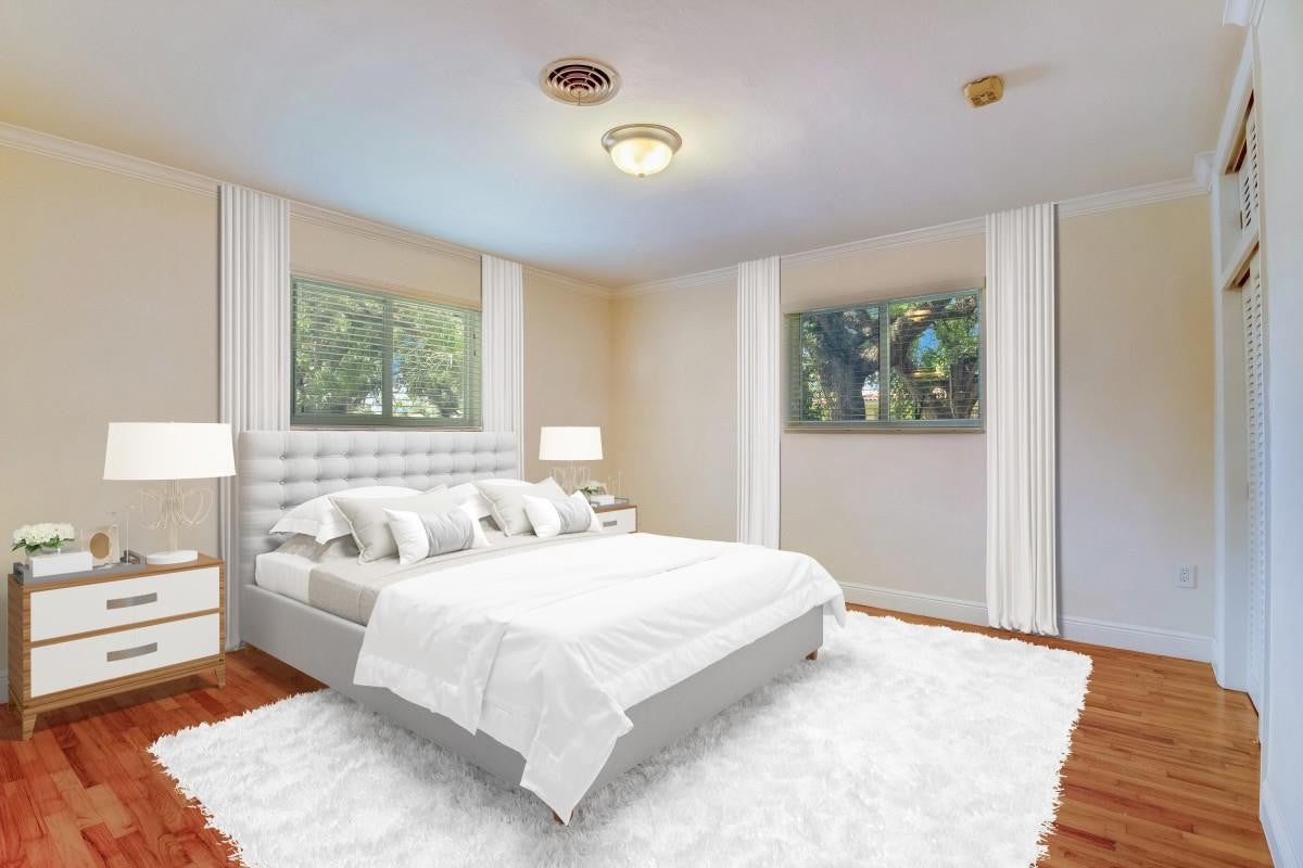 901 Santiago Street