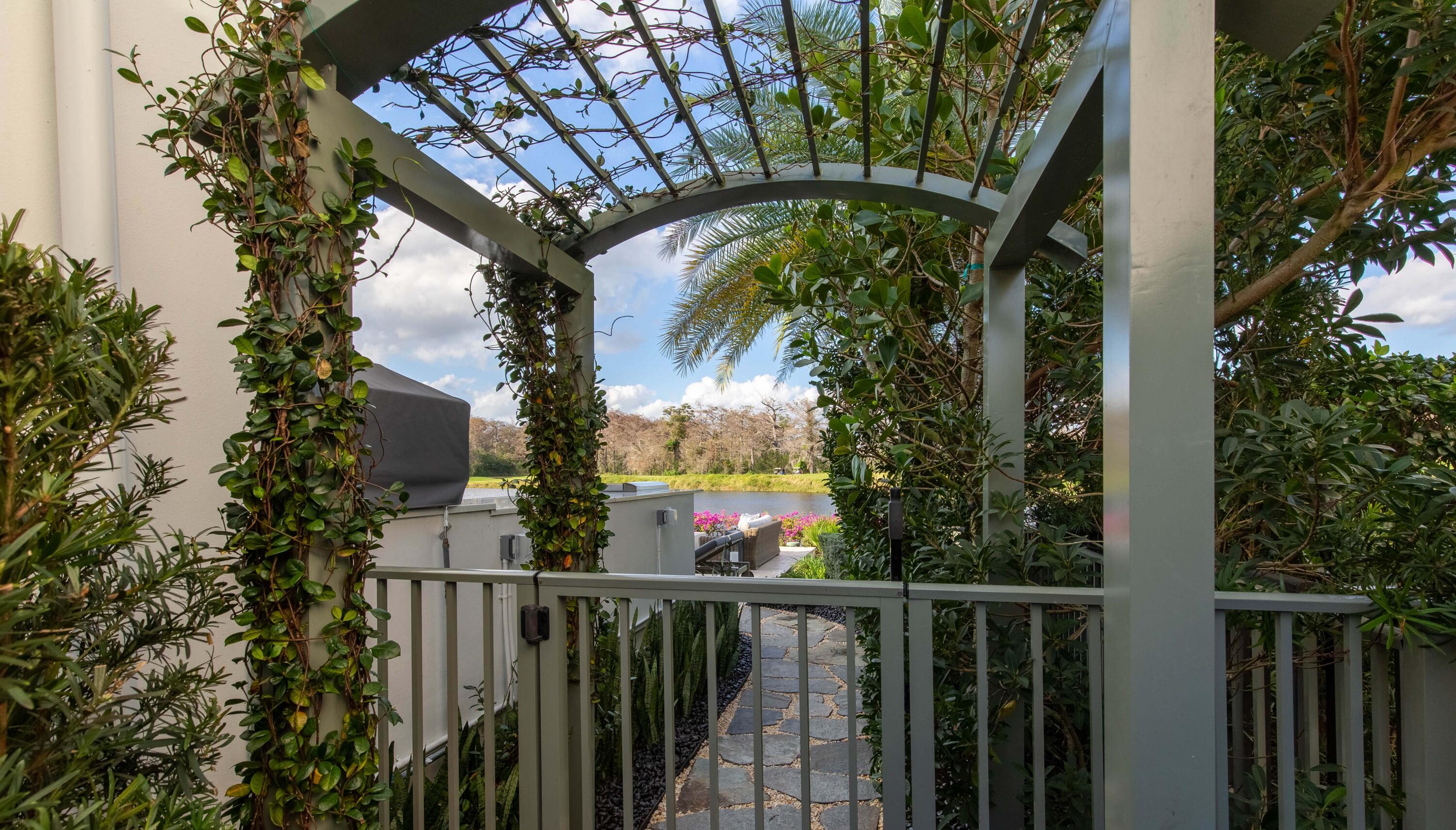 BLUE CYPRESS REPL AT PALM BEACH POLO & COUNTRY CLU - Residential