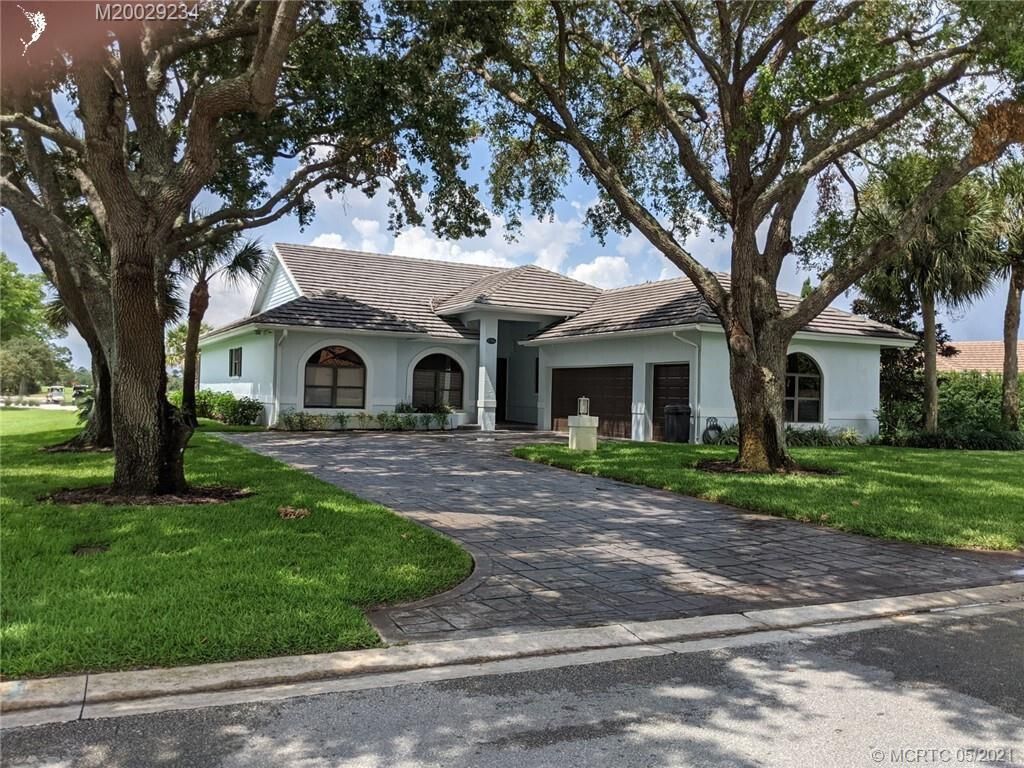 Photo of 11706 SE Plandome Drive, Hobe Sound, FL 33455 (MLS # R10727210)