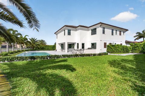Tiny photo for 11930 Watermark Way, Parkland, FL 33076 (MLS # B26018368)