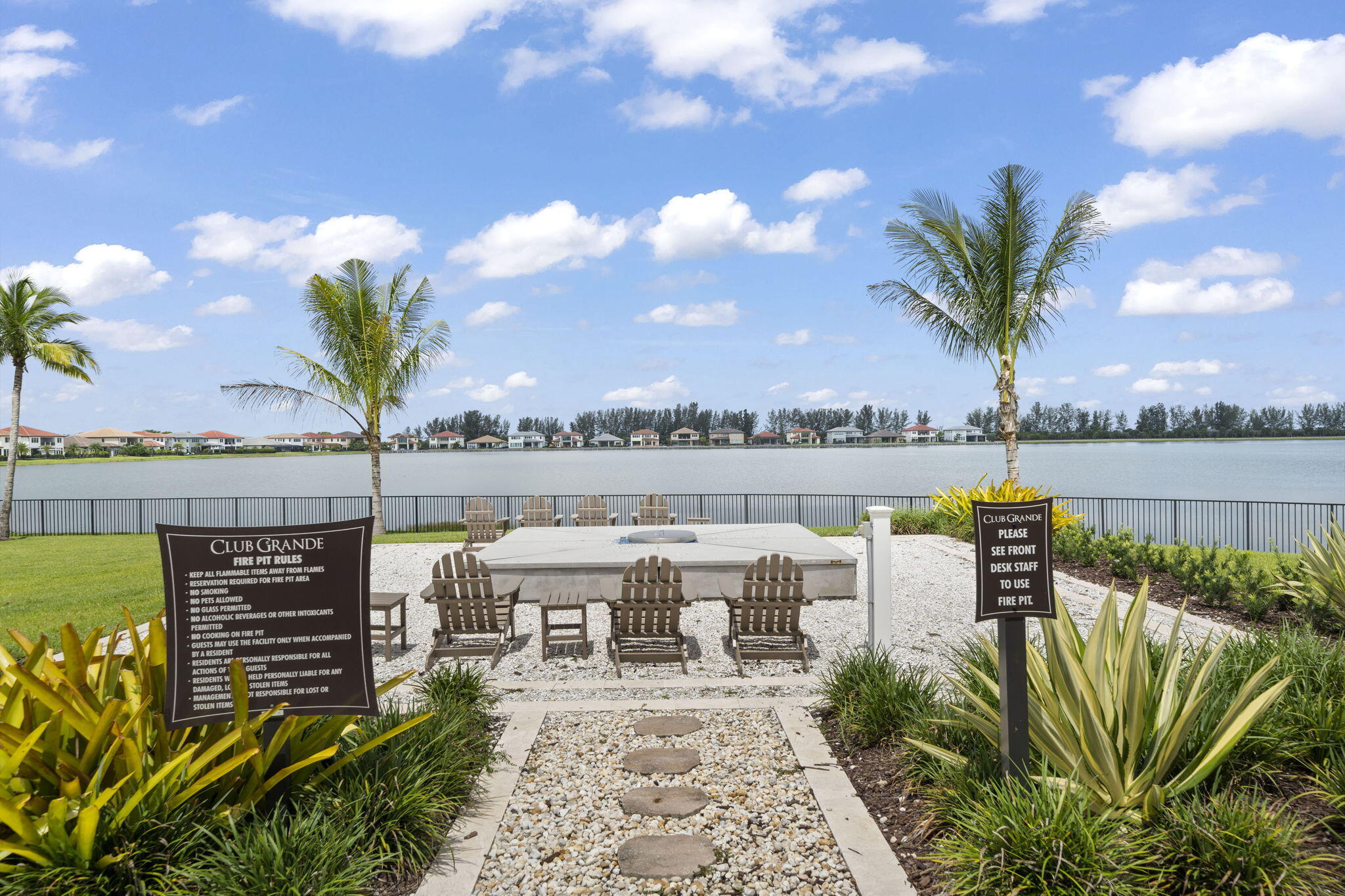 PARKLAND BAY - Residential