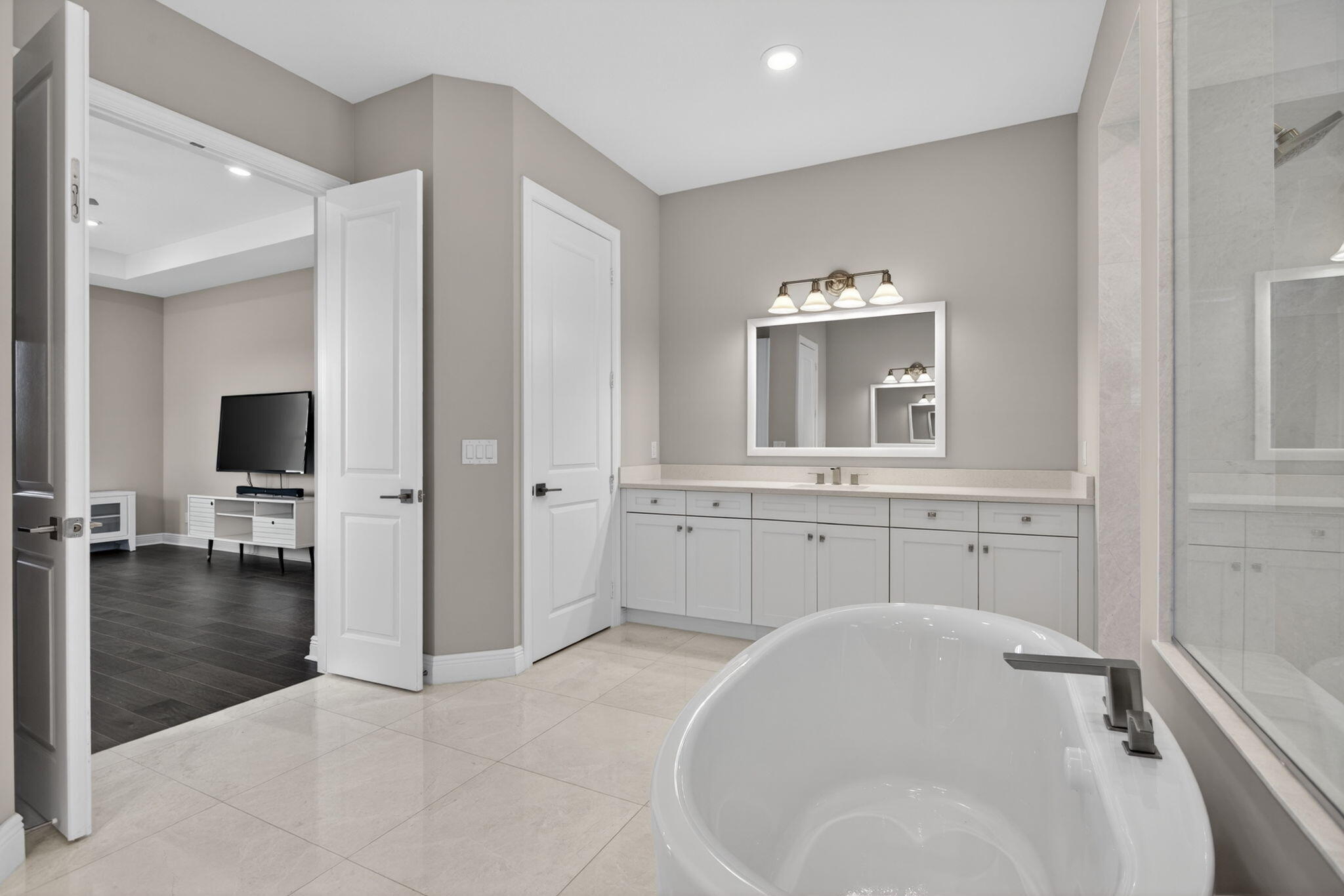 PARKLAND BAY - Residential