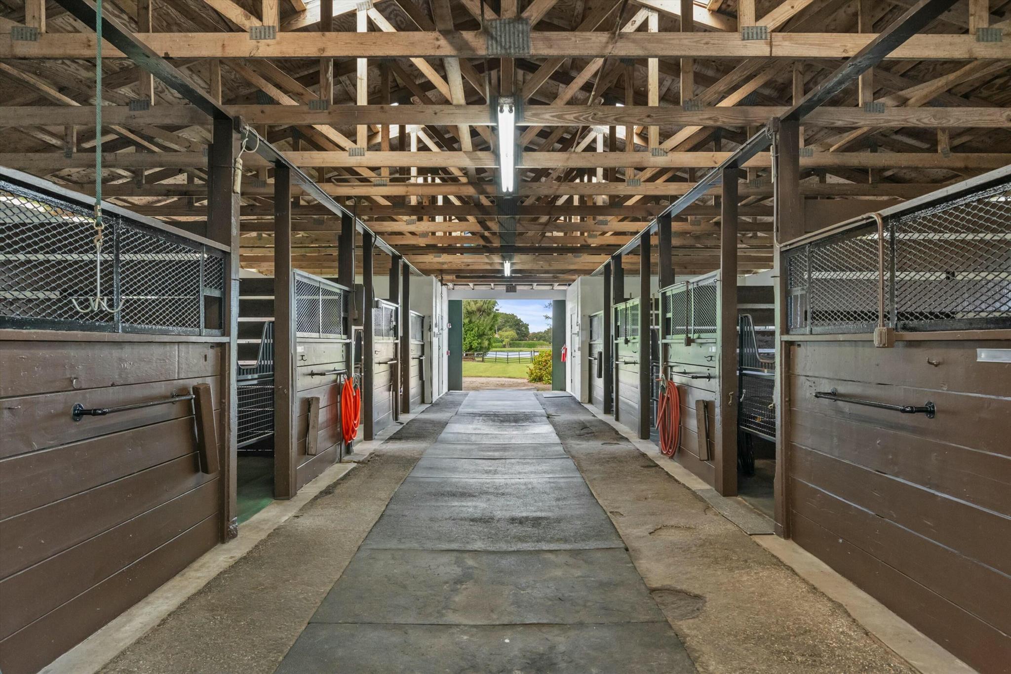 SOUTHFIELDS WELLINGTON CO - Land