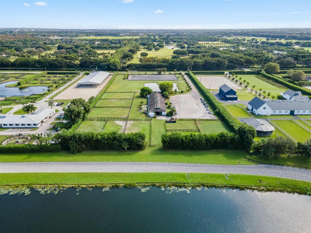 SOUTHFIELDS WELLINGTON COUNTRY - Land