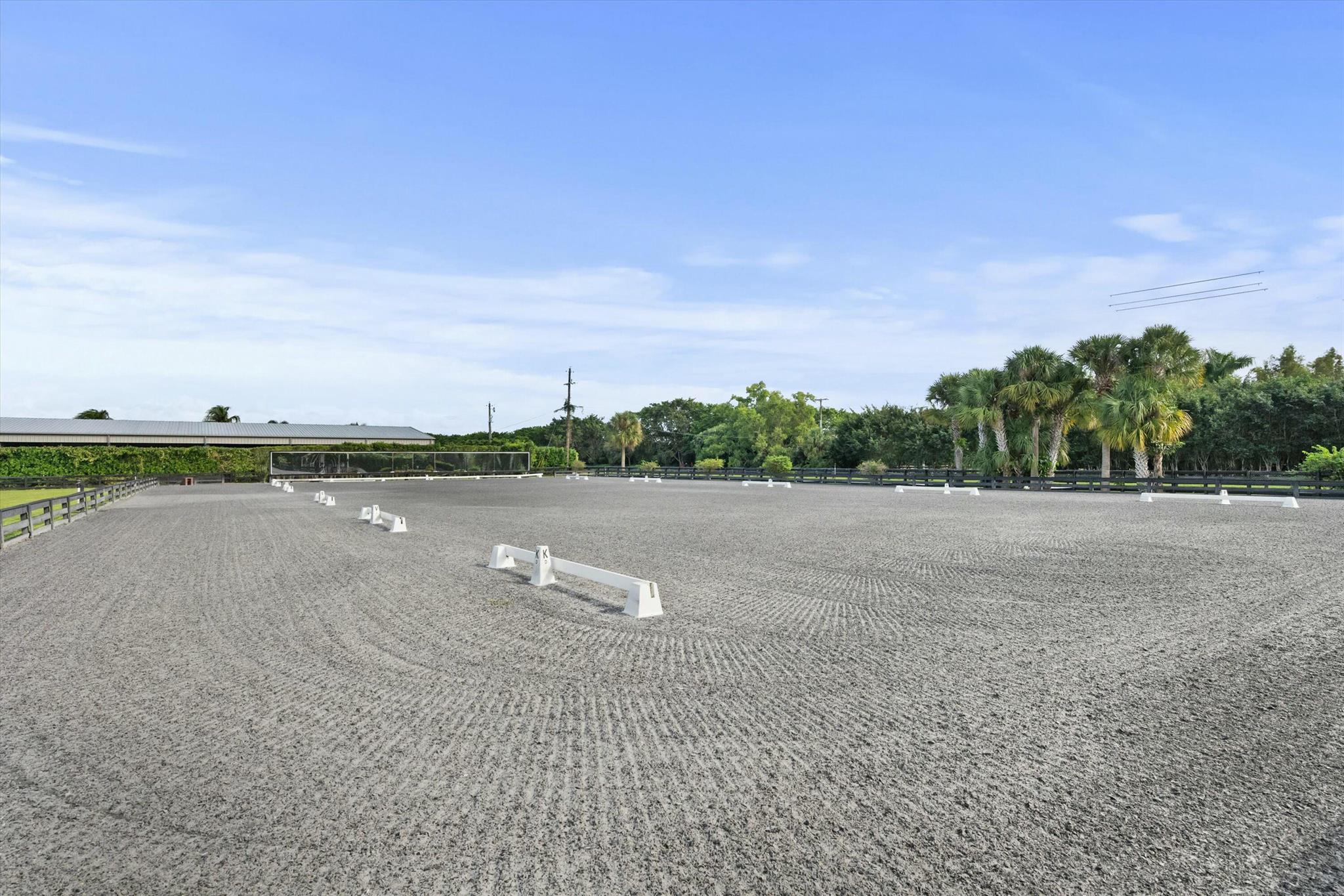 SOUTHFIELDS WELLINGTON CO - Land