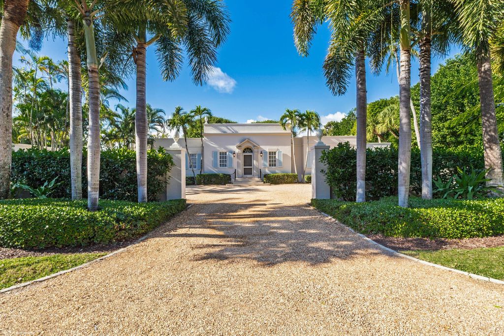 Photo of 30 Gomez Road, Jupiter Island, FL 33455 (MLS # B26002089)