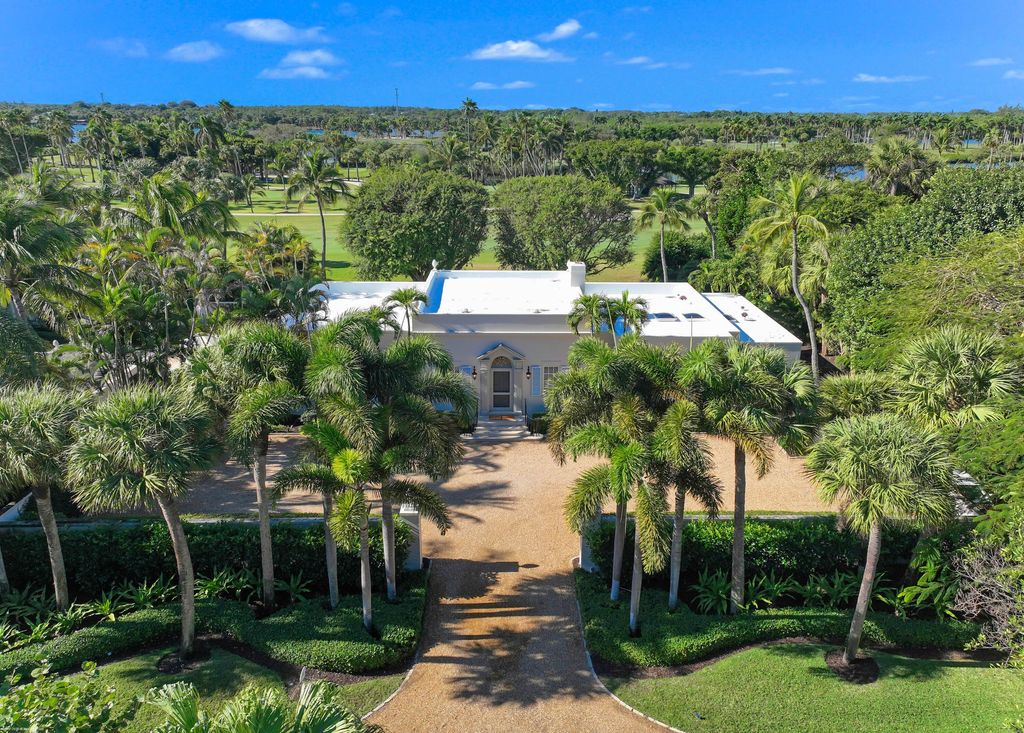 Photo of 30 Gomez Road, Jupiter Island, FL 33455 (MLS # B26002089)