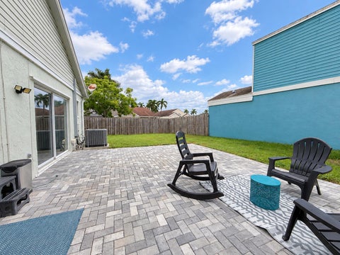 Tiny photo for 138 SW 159th Way, Sunrise, FL 33326 (MLS # B26086292)