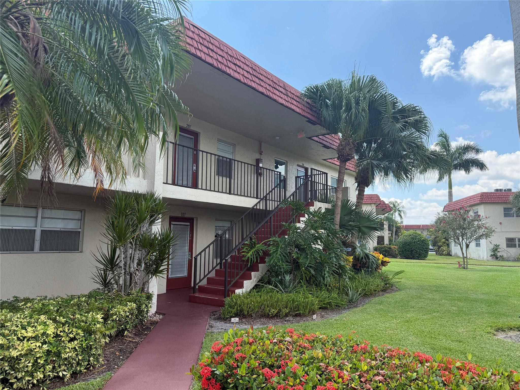 VILLAGES OF ORIOLE ABBEY CONDO - Residential Lease