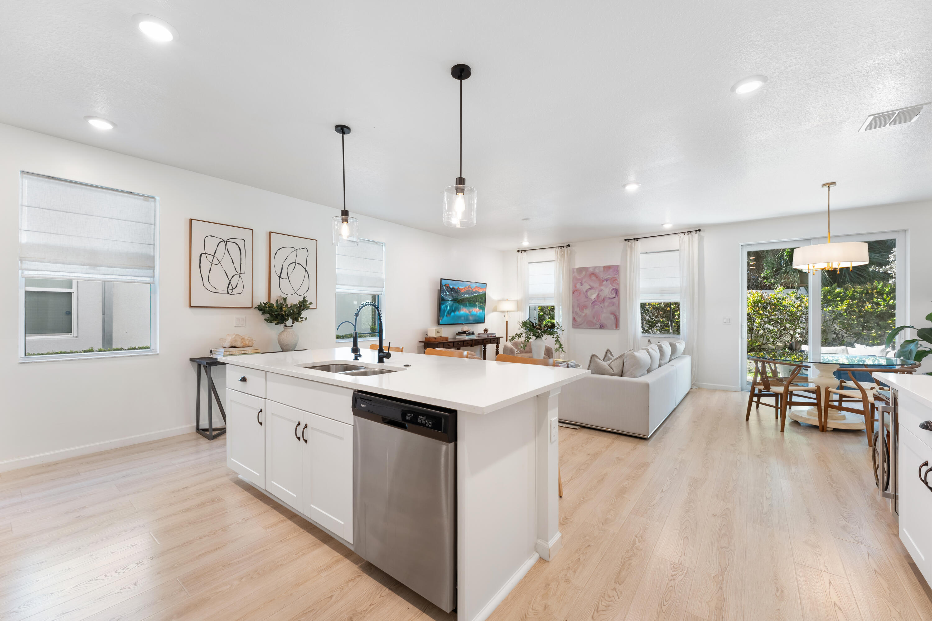ENCLAVE AT MANGONIA PARK - Residential