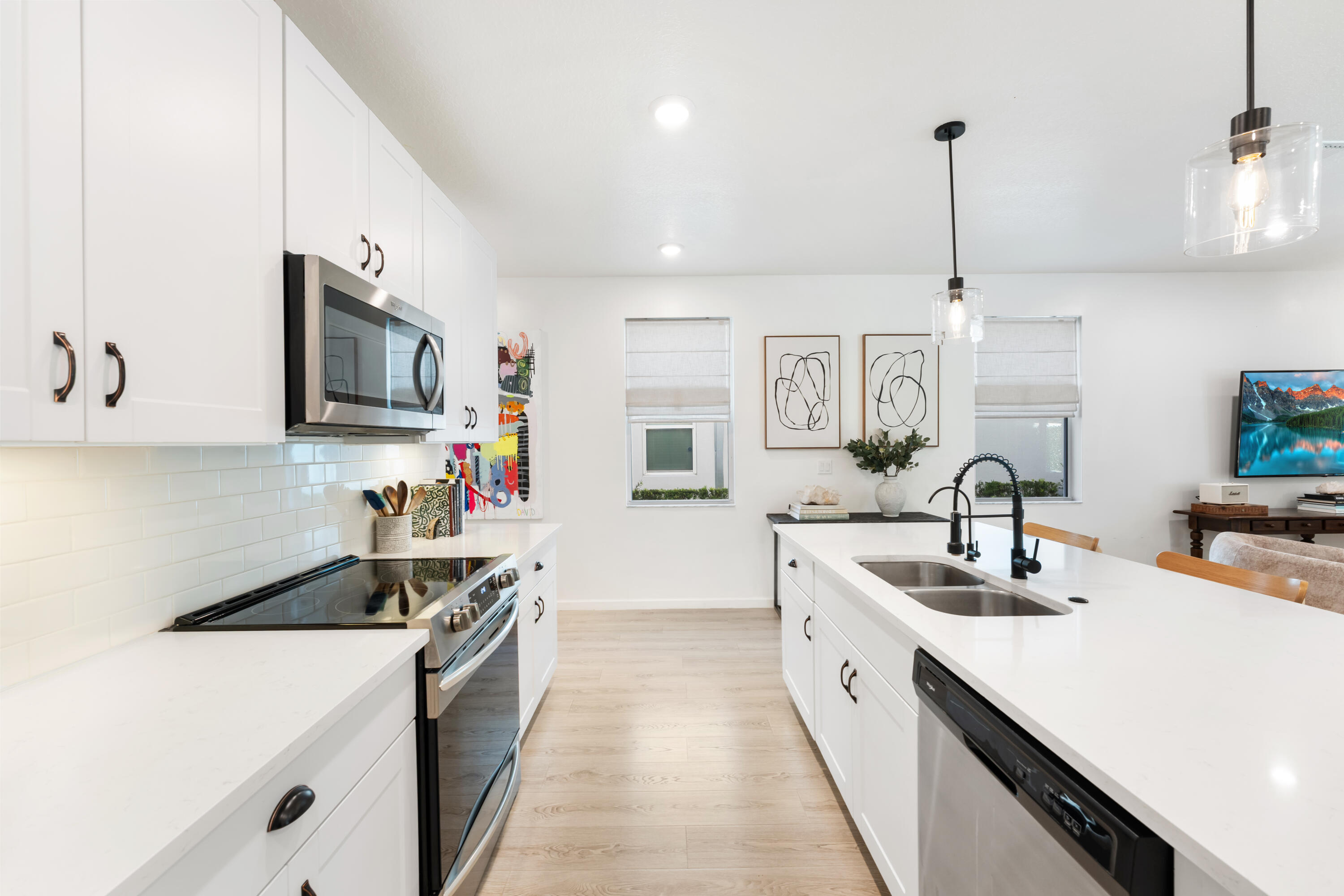 ENCLAVE AT MANGONIA PARK - Residential