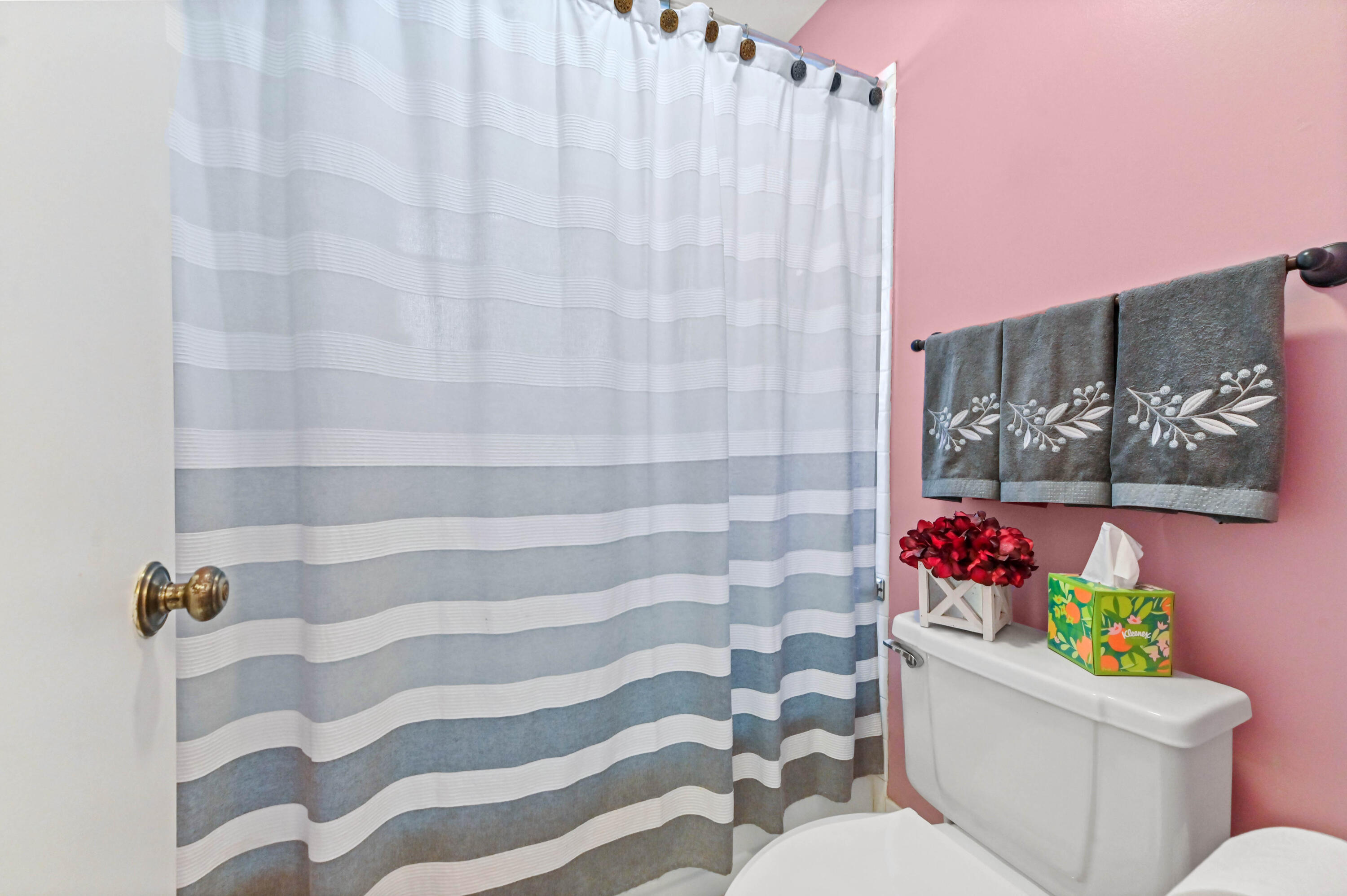 STRATHMORE GATE WEST - Residential