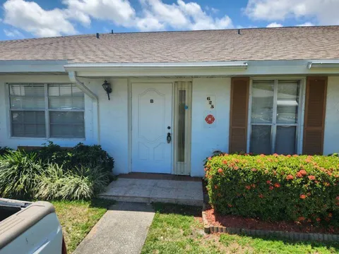 625 Pines Knoll Drive Unit B, Fort Pierce, FL MLS: R11082506