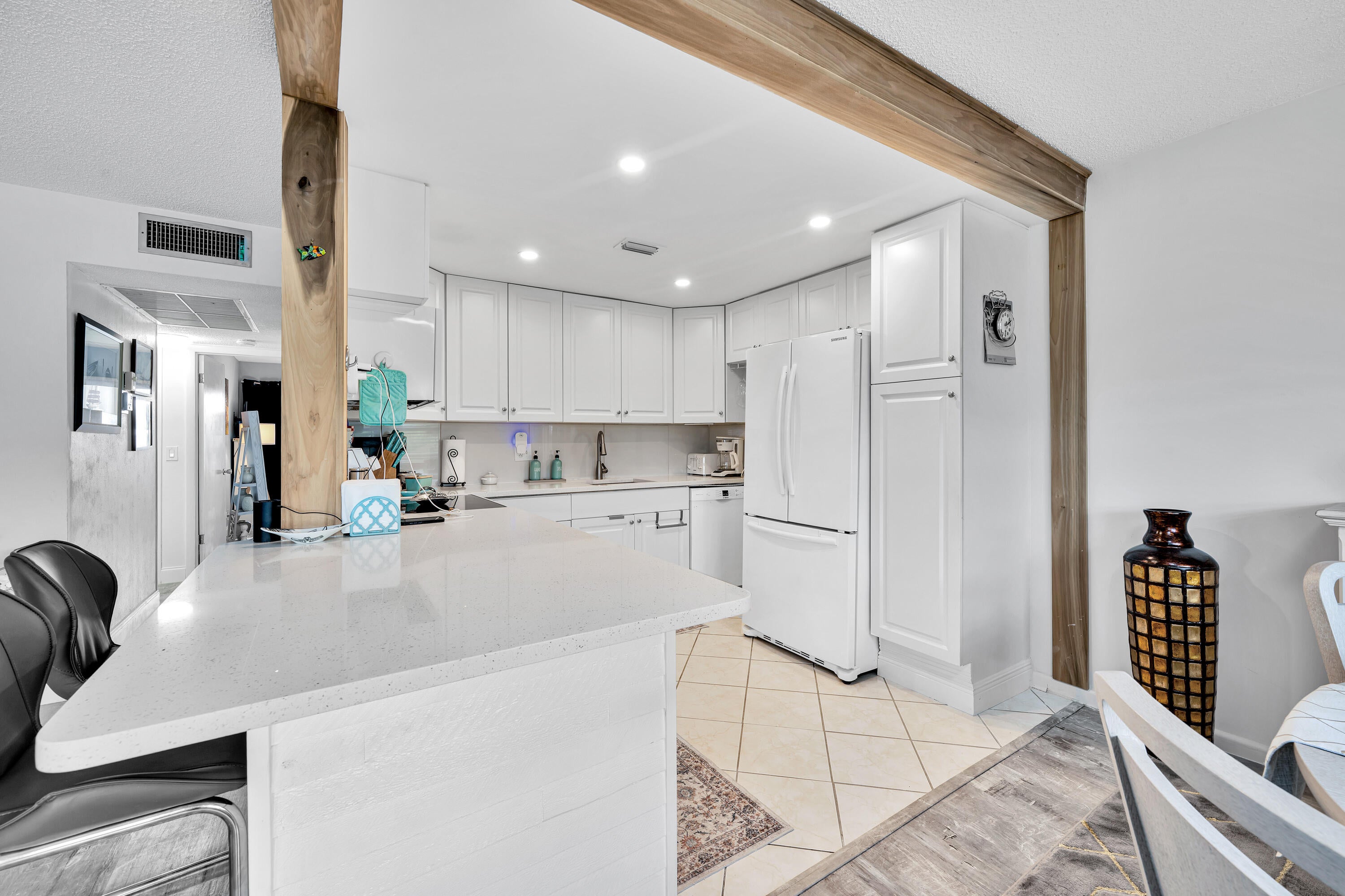 363 WELLINGTON J