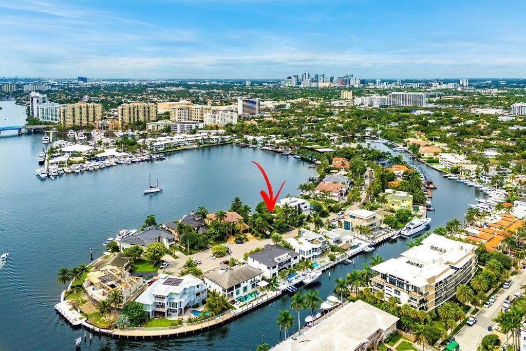 Photo of 1312 Seminole Drive, Fort Lauderdale, FL 33304 (MLS # B26044900)