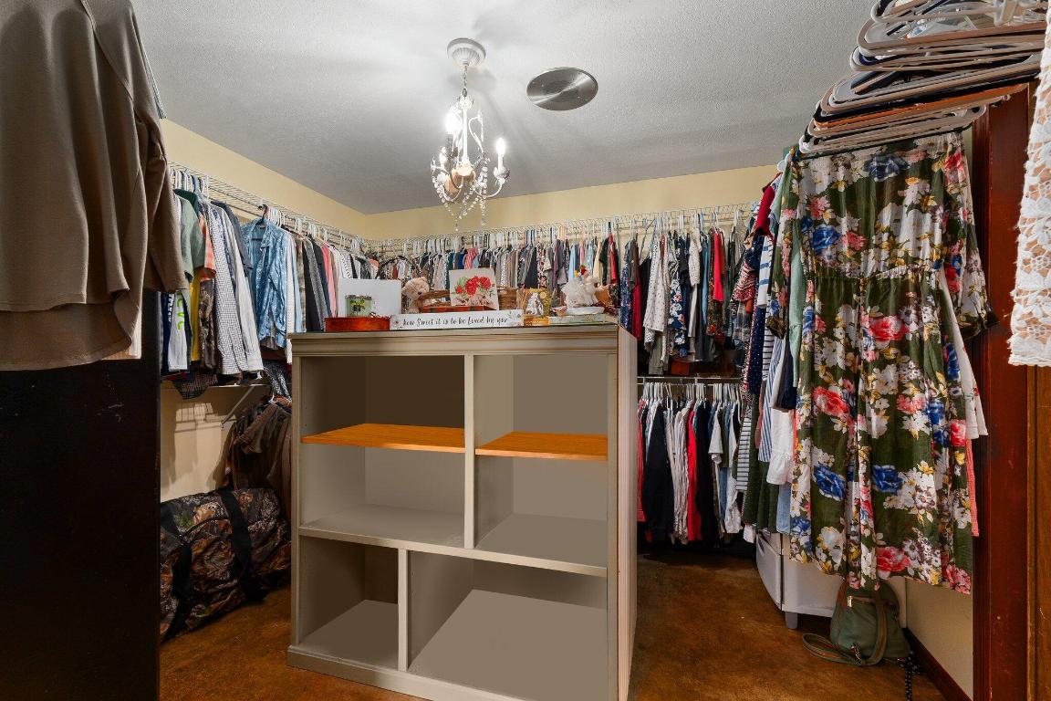 JONES ESTATES - Residential
