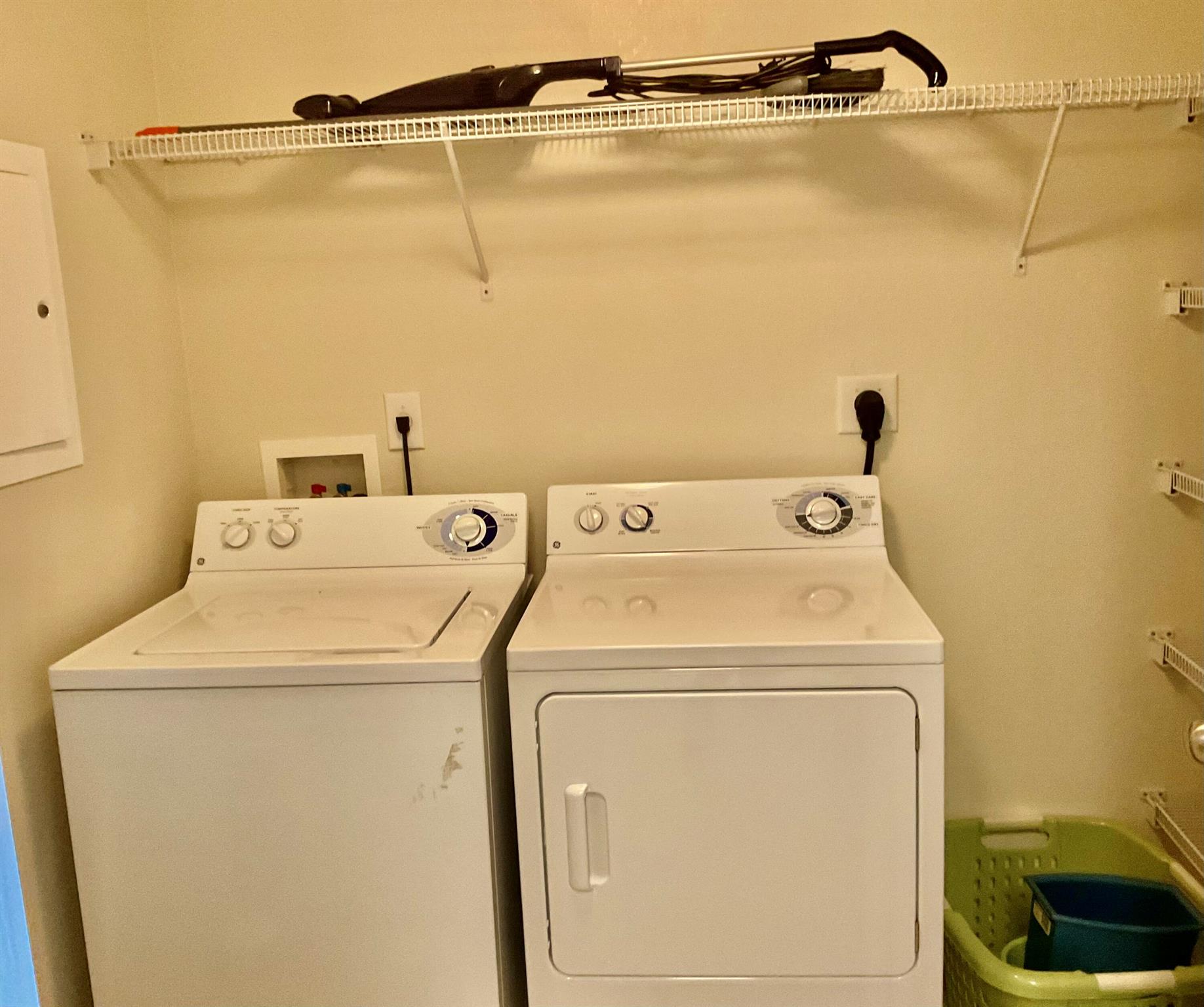 VILLAS AT EMERALD DUNES C - Residential Lease