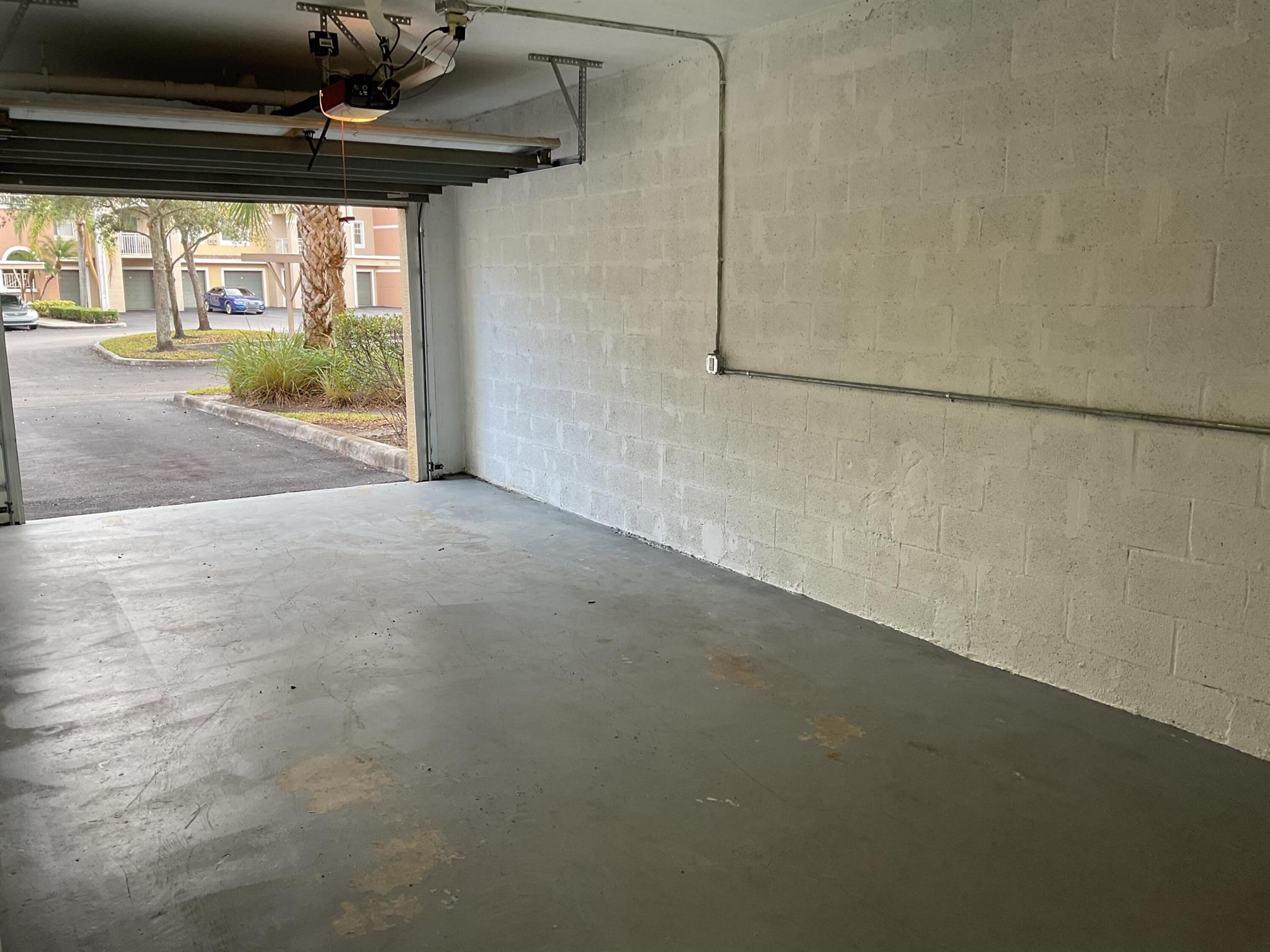 VILLAS AT EMERALD DUNES C - Residential Lease