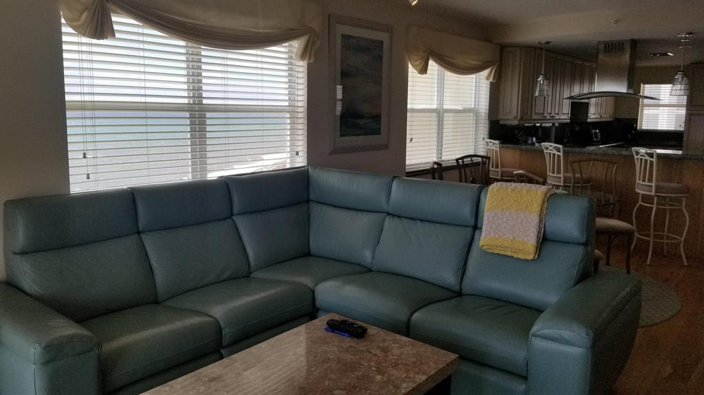 PENTHOUSE TOWERS - Residential