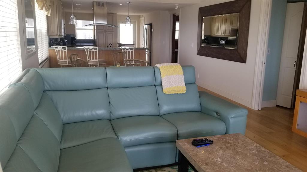 PENTHOUSE TOWERS - Residential