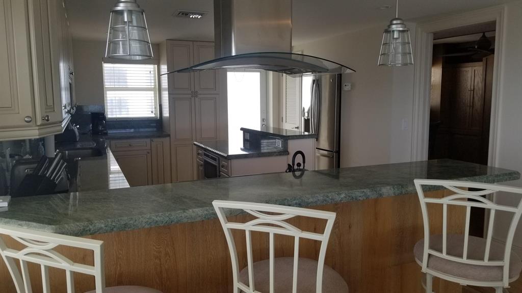 PENTHOUSE TOWERS - Residential