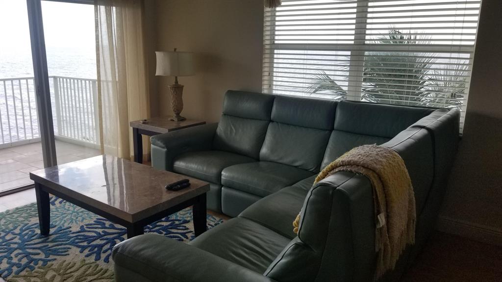 PENTHOUSE TOWERS - Residential