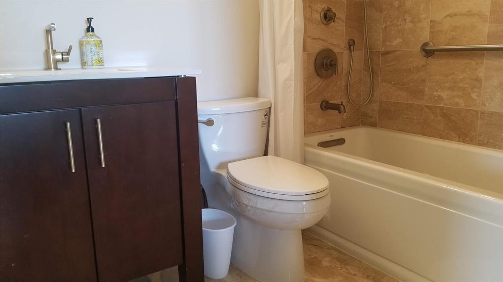 PENTHOUSE TOWERS - Residential