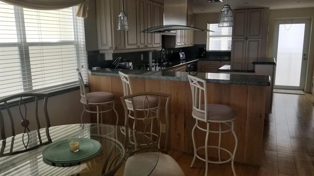 PENTHOUSE TOWERS - Residential