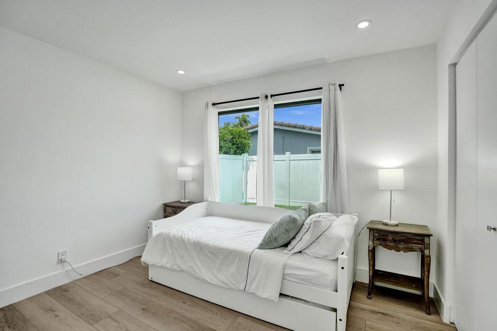 DEERFIELD RIDGE SEC 1 - Residential Lease