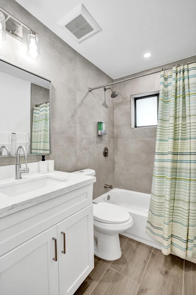 DEERFIELD RIDGE SEC 1 - Residential Lease