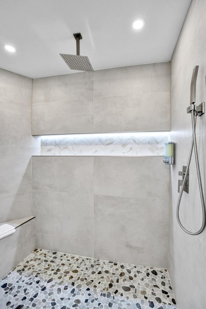 DEERFIELD RIDGE SEC 1 - Residential Lease