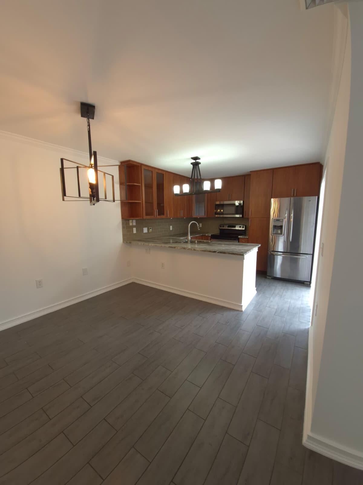 VILLAGE OF SANDALWOOD LAKES SOUTH - Residential Lease