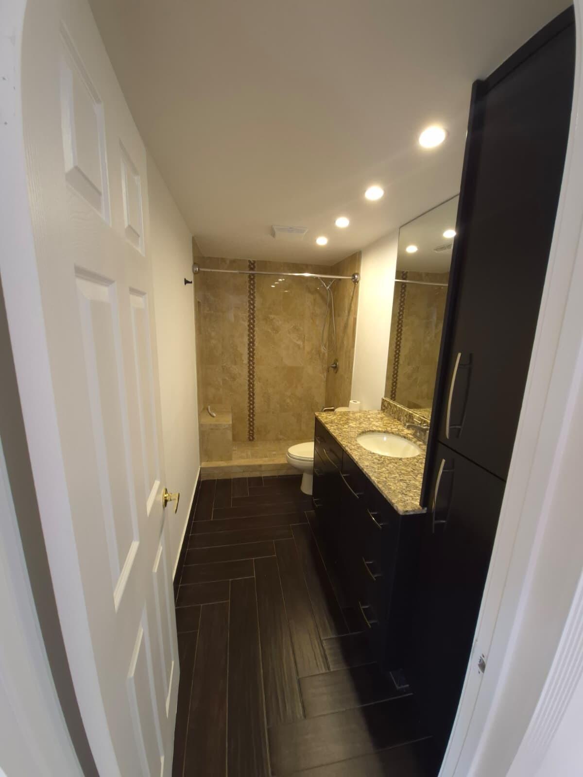 VILLAGE OF SANDALWOOD LAKES SOUTH - Residential Lease