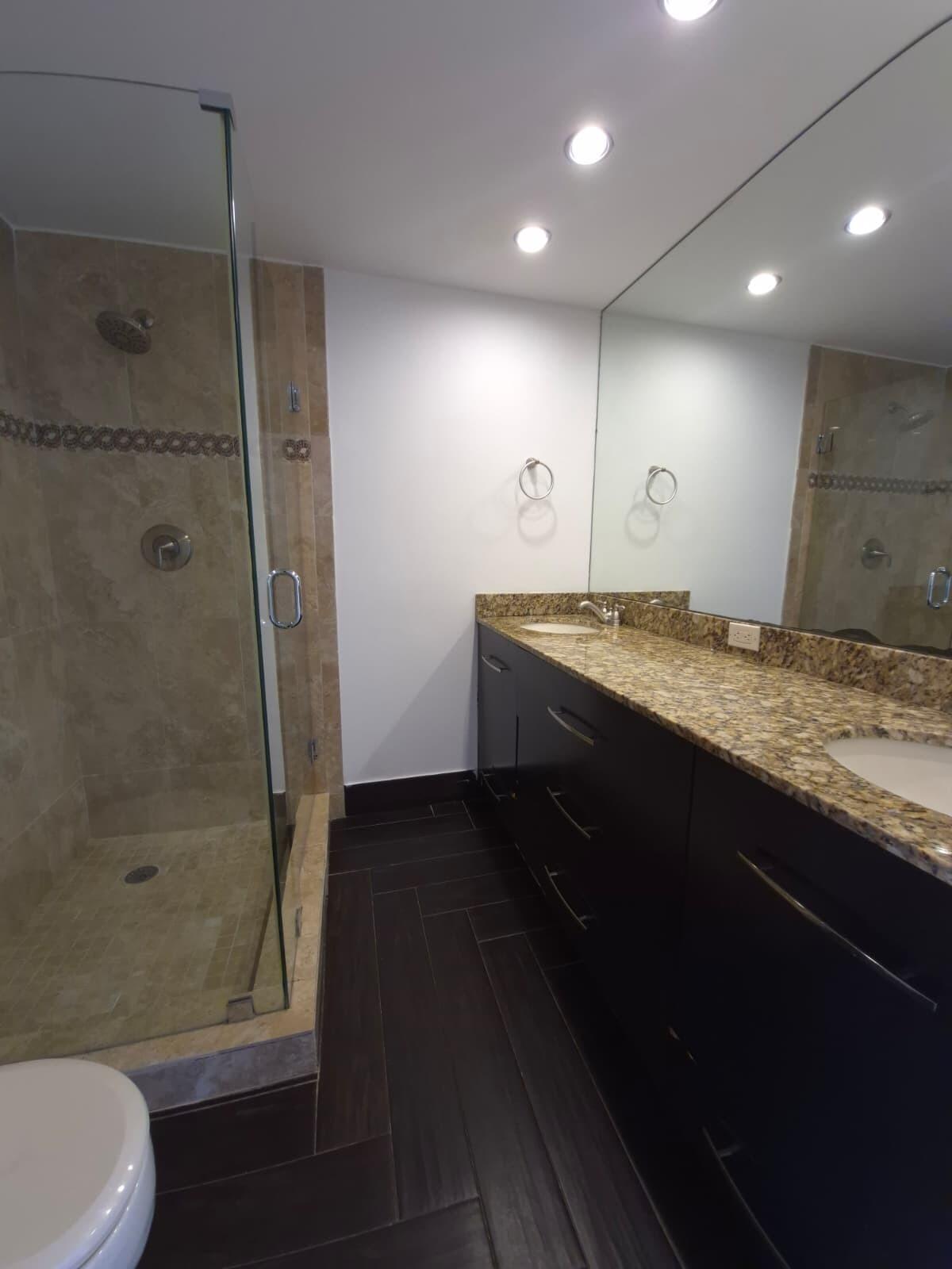 VILLAGE OF SANDALWOOD LAKES SOUTH - Residential Lease