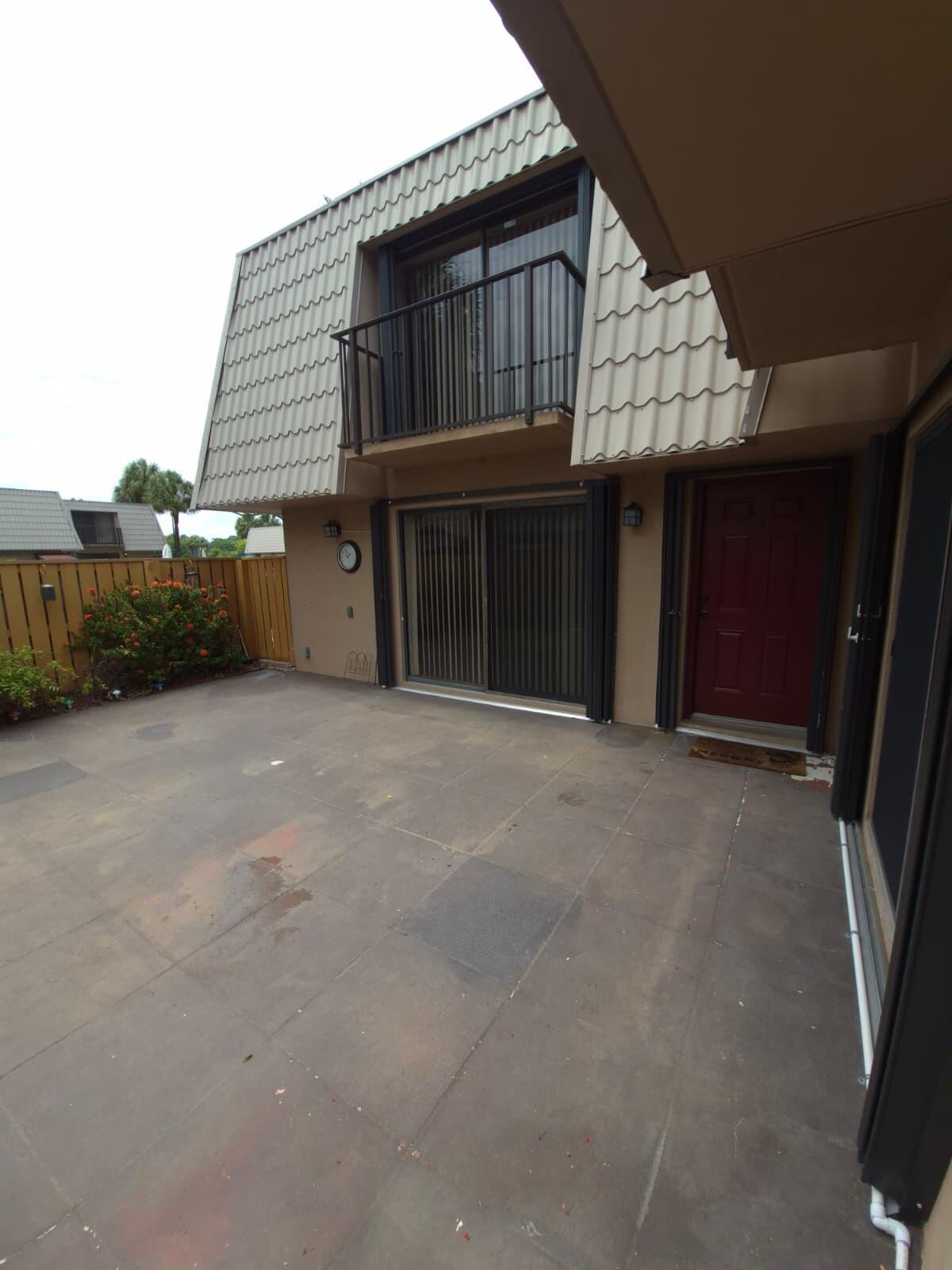 VILLAGE OF SANDALWOOD LAKES SOUTH - Residential Lease