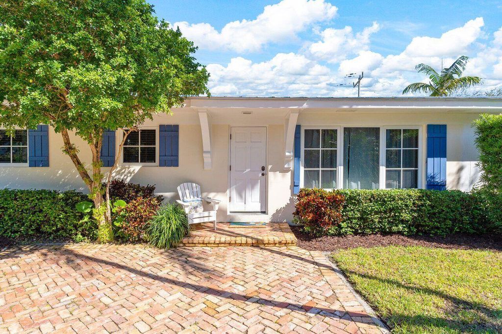 Photo of 145 Macfarlane Drive, Delray Beach, FL 33483 (MLS # R10930315)