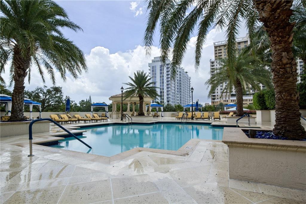 Las Olas Grand - Residential