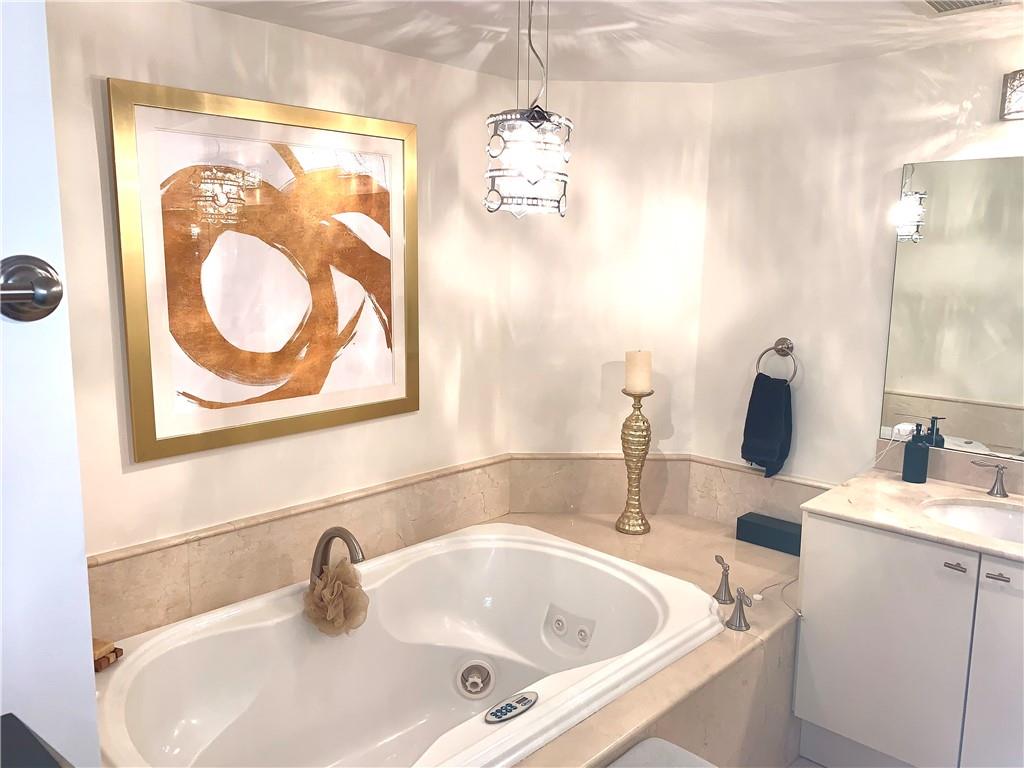 Las Olas Grand - Residential