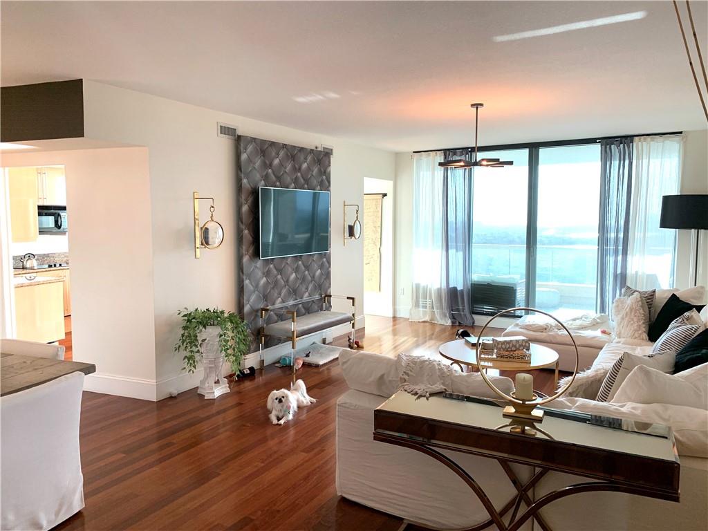 Las Olas Grand - Residential
