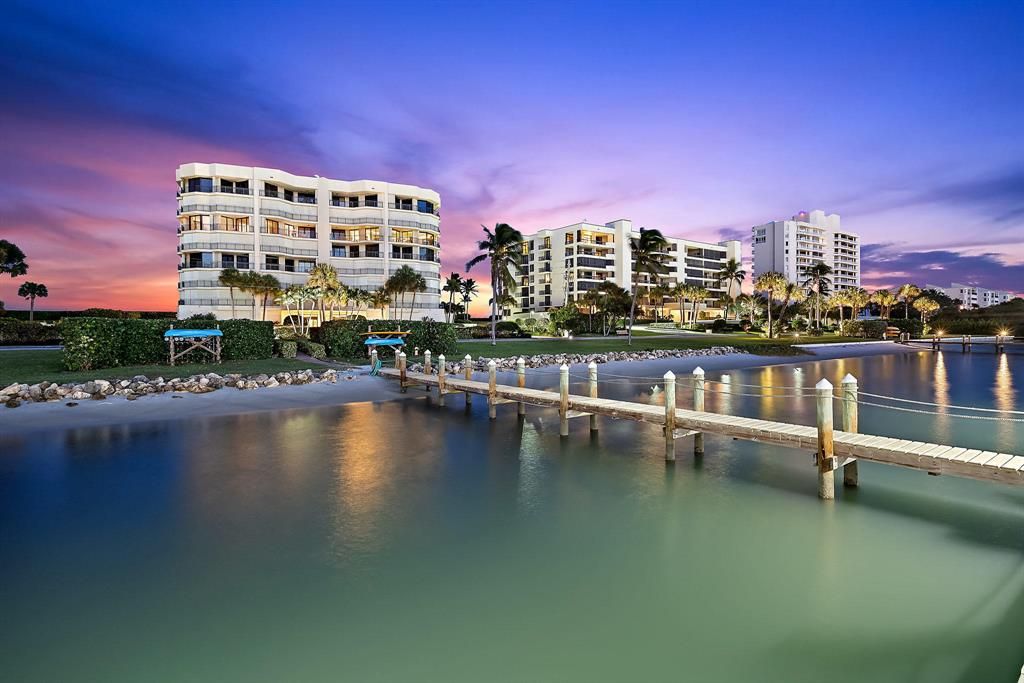 Photo of 19850 Beach Road #2b, Jupiter, FL 33469 (MLS # R10702587)