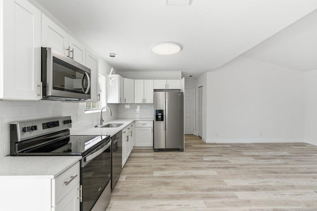 16246 E Cornwall Drive